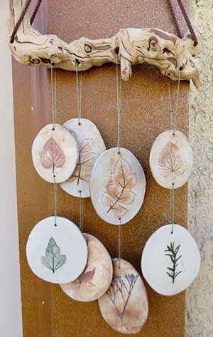 an example of ceramic wind chimes